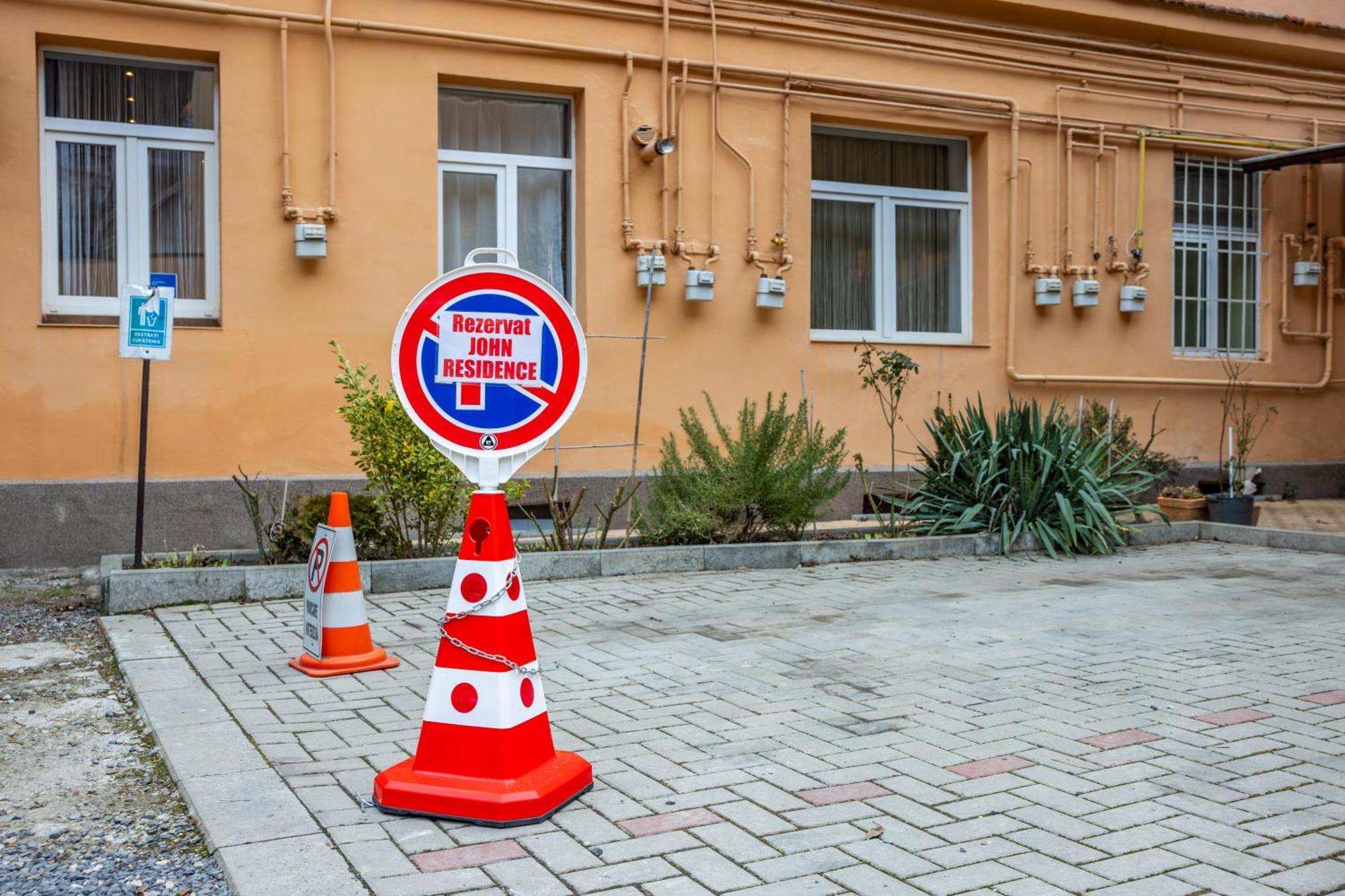 John Residence Apartment Brasov With Parking Option Eksteriør bilde